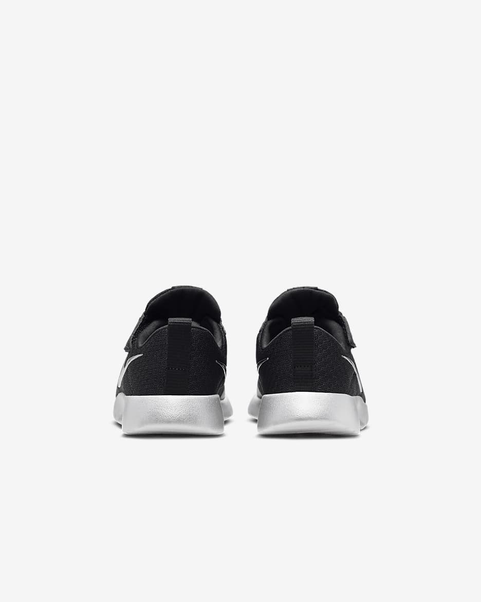 Nike tanjun se black and white best sale